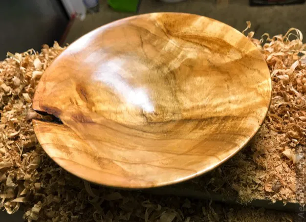 Aenne Bauck - Holzwerkstatt: gedrechselte Schale aus altem Holz